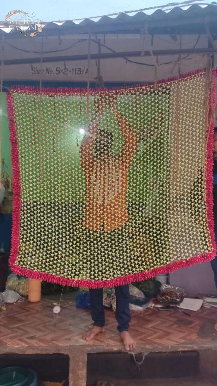 Addutera with petals border